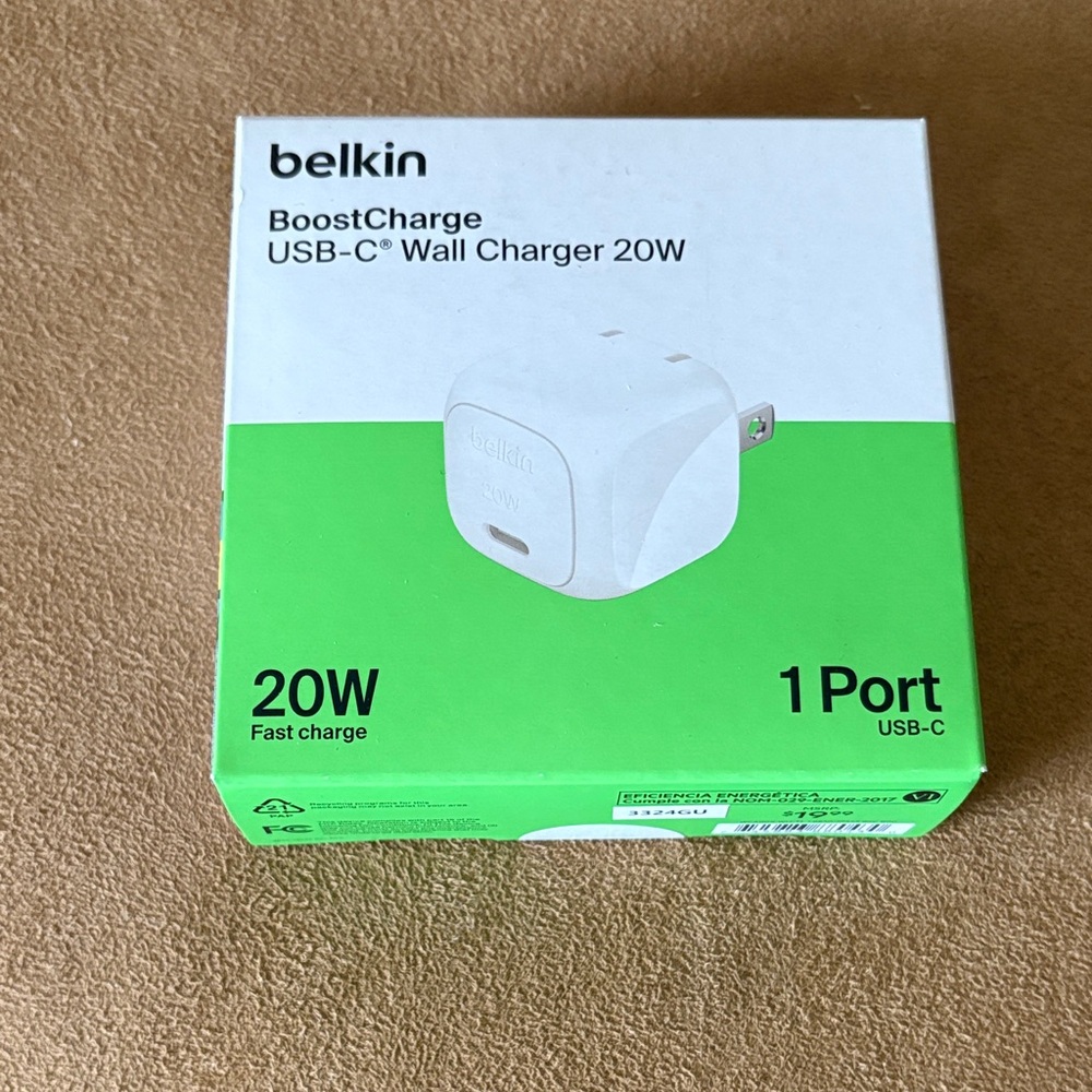 Belkin Green and White USB-C Charger 20W